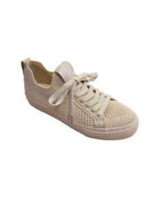 Baskets en maille beige doré métallisé avec lacets assortis. Sneakers scintillantes pour femme au style chic.